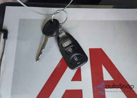 2017 Hyundai Elantra Se z USA, uszkodzony, nr VIN 5NPD84LF9HH067261